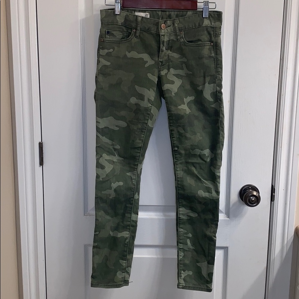 GAP Camo “always skinny” jeans size 25